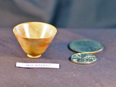 JbT vase yellow gum burr - 22 x 25mm